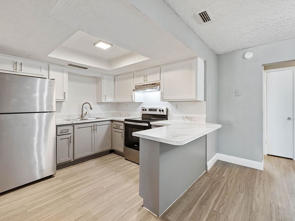 The Boardwalk - 4637 Deleon St Fort Myers FL | Zillow