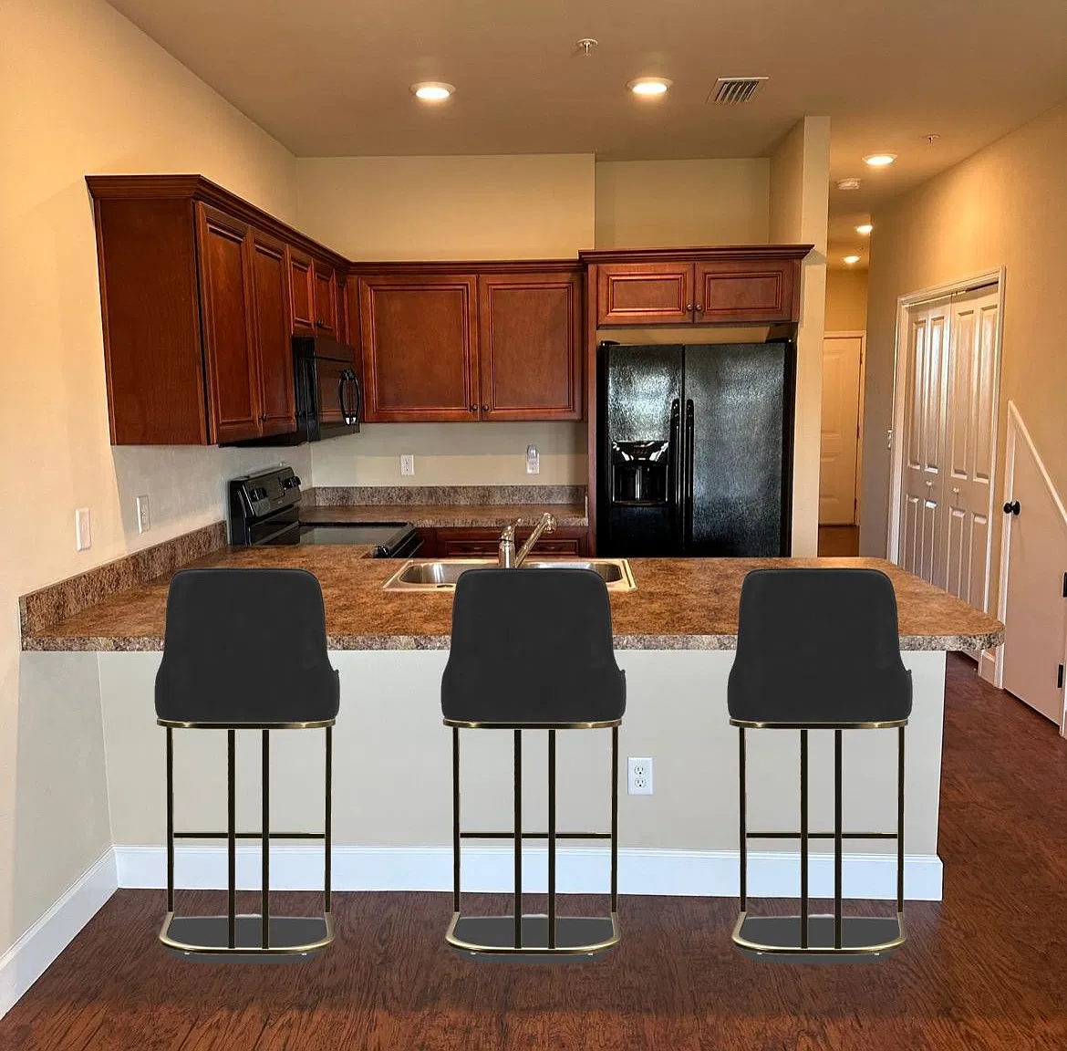 3 bed, 1200 sqft, $1,900 — Photo 3