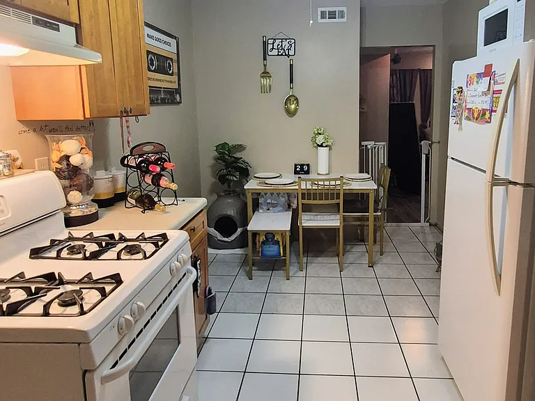 10212 S King Dr #3E — Photo 1