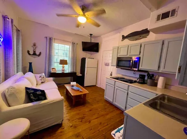 2423 Avenue Q, Galveston, TX
