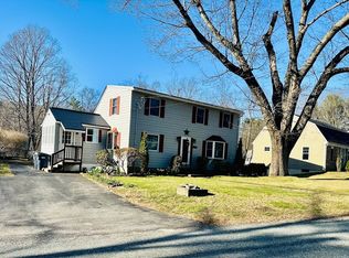 5 Stuart St, Oxford, MA 01540
