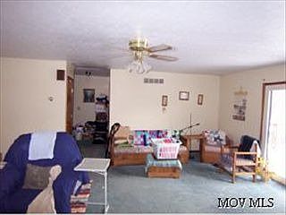 3rd image of 819 Hill St