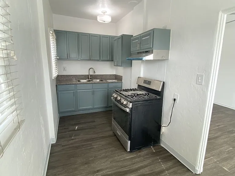 551 Daisy Ave — Photo 6