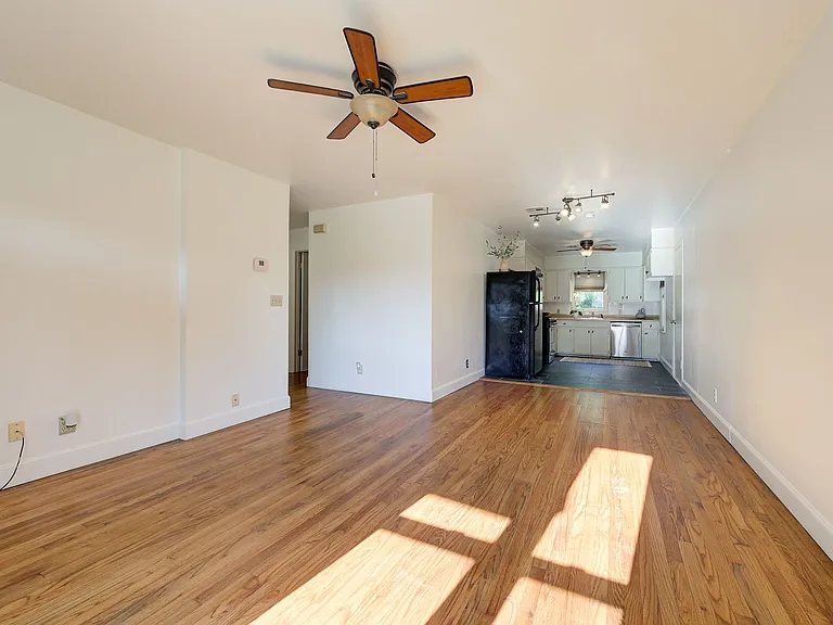 604 N Stewart Ave — Photo 5