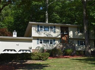 3 Pike Ct, Monroe, NY 10950