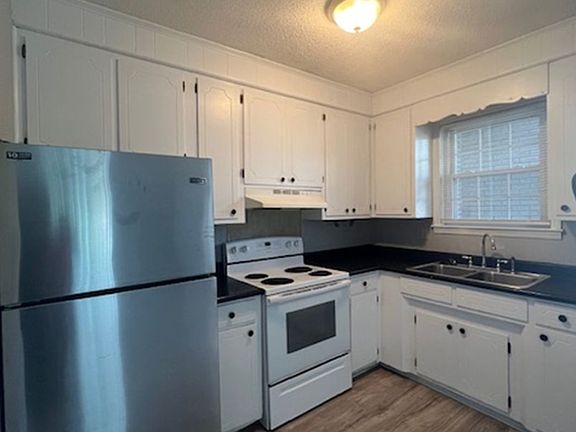 5th image of 135 Oakwood Ave #61