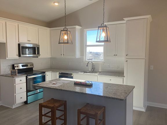 5th image of 456 Muirfield Poin Lot 205