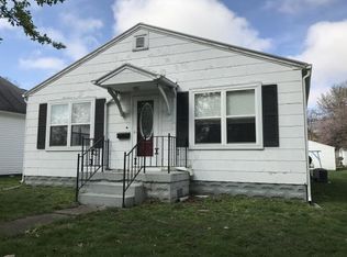 104 S Main St, Altamont, IL 62411