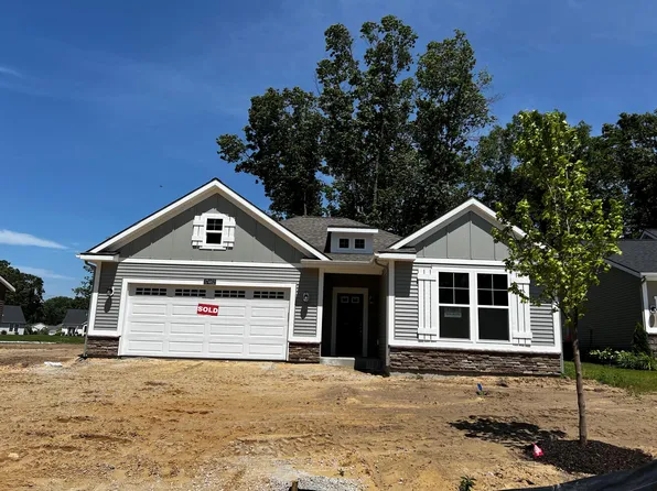 17462 Baltrusol Dr, Spring Lake, MI 49456