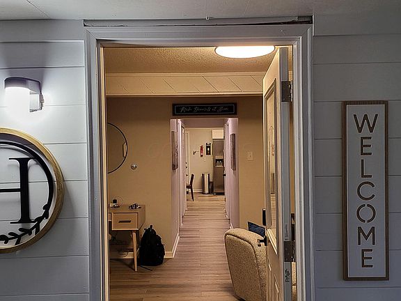 5th image of 10983 Hebron Rd