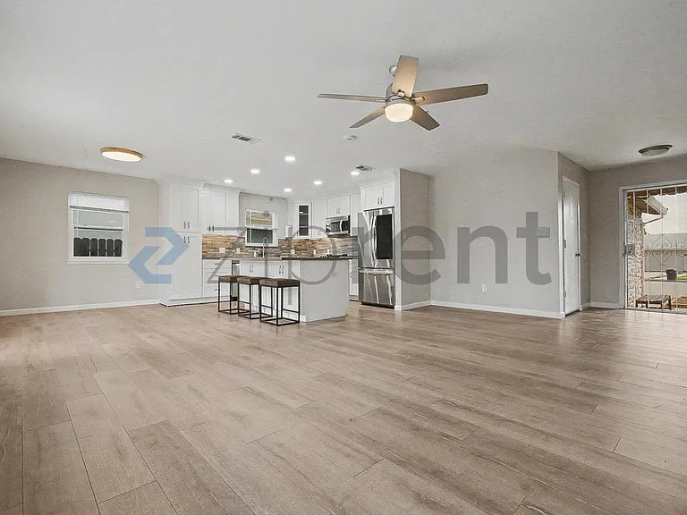 2307 N Cirby Way — Photo 9