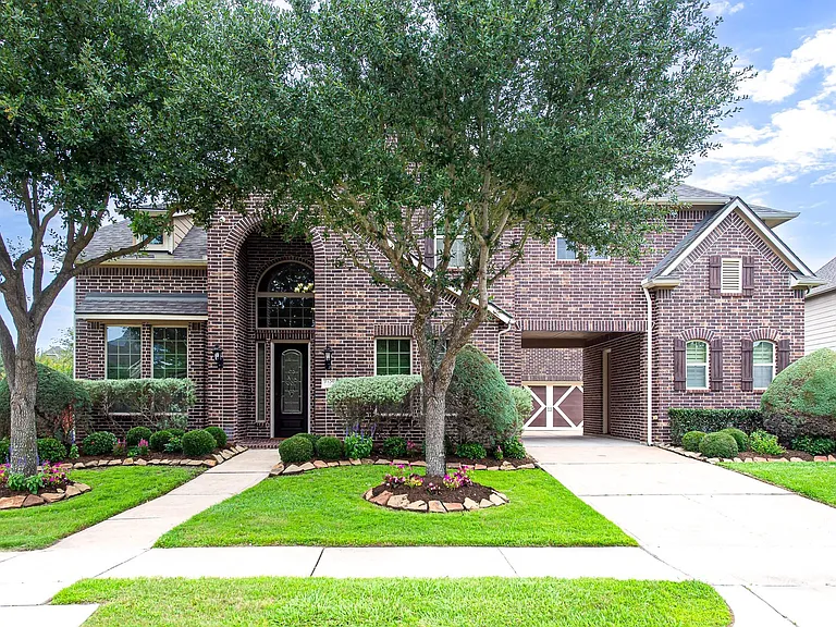 17430 Aberdeenshire Dr — Photo 1