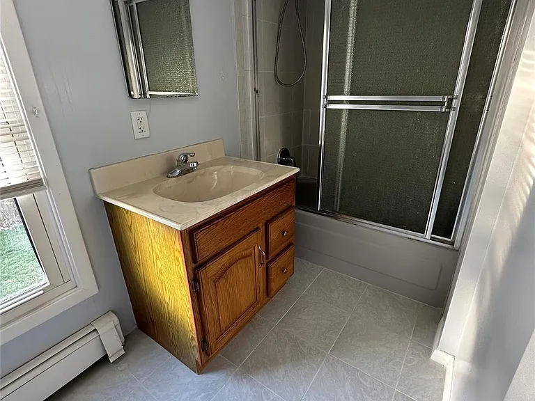 460 S Bayview Ave #2 — Photo 4