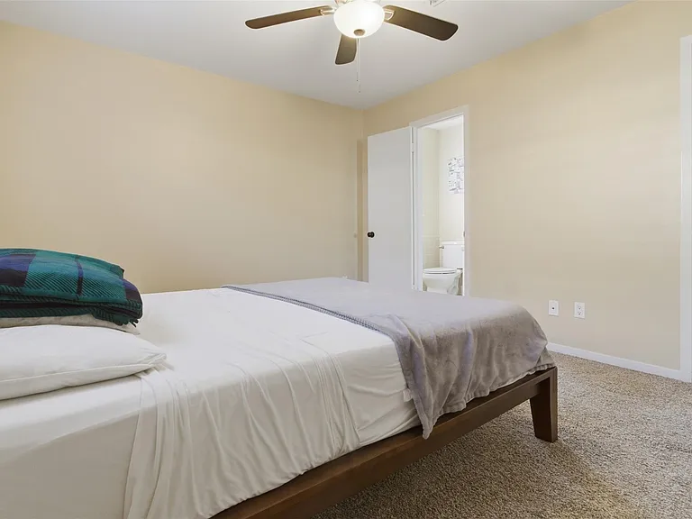 2310 Droxford Dr — Photo 12