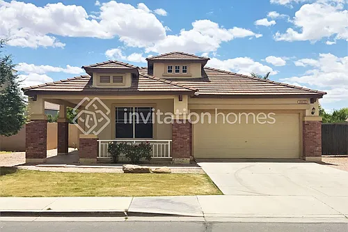 10433 E Obispo Ave Photo 1