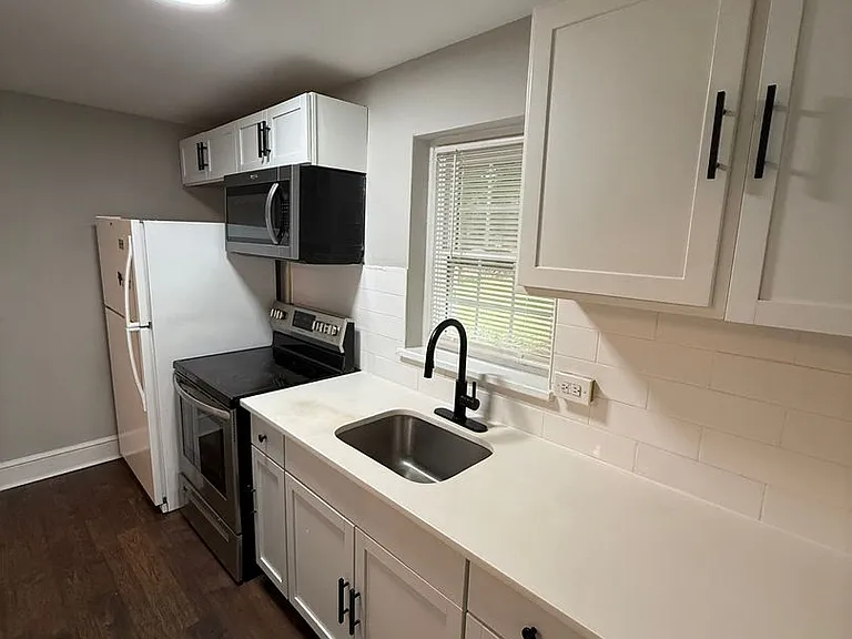403 S Washington St #5 — Photo 6