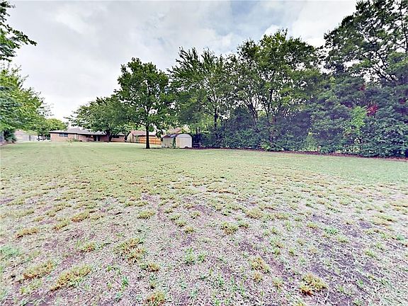 2nd image of 1326 Elsmere Dr
