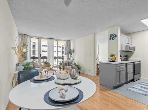 775 Kinalau Pl APT 706, Honolulu, HI 96813