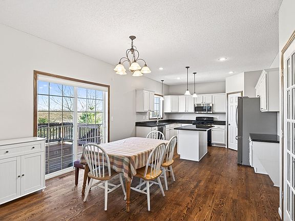 5th image of 921 Hope Ave