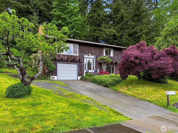 2nd image of 619 Willow Road