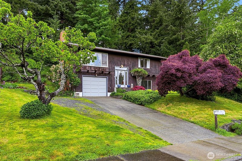 2nd image of 619 Willow Road
