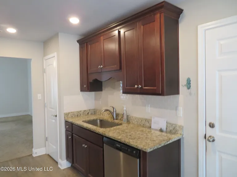 18172 Tiffany Renee Dr — Photo 7