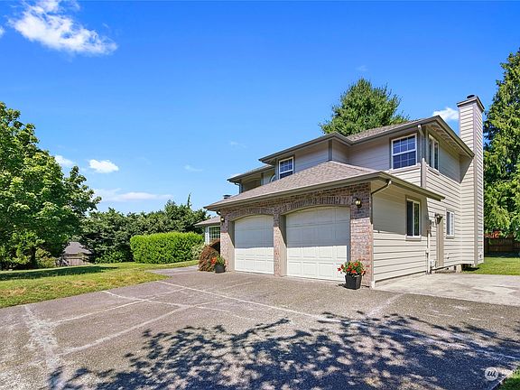 3rd image of 24909 Kimre Place NE