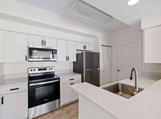 4690 Saint Croix Ln APT 421, Naples, FL 34109