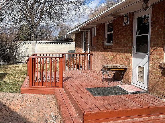 4th image of 470 Linden Dr
