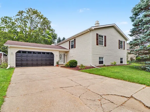 3707 Oak Grove Dr, Valparaiso, IN 46383
