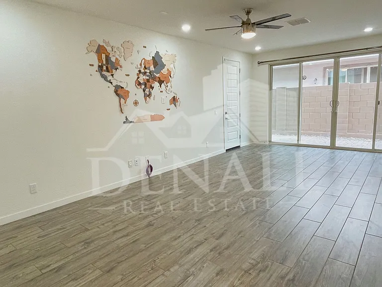 17155 N 9th Pl — Photo 4