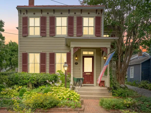 213 Princess Anne St, Fredericksburg, VA 22401