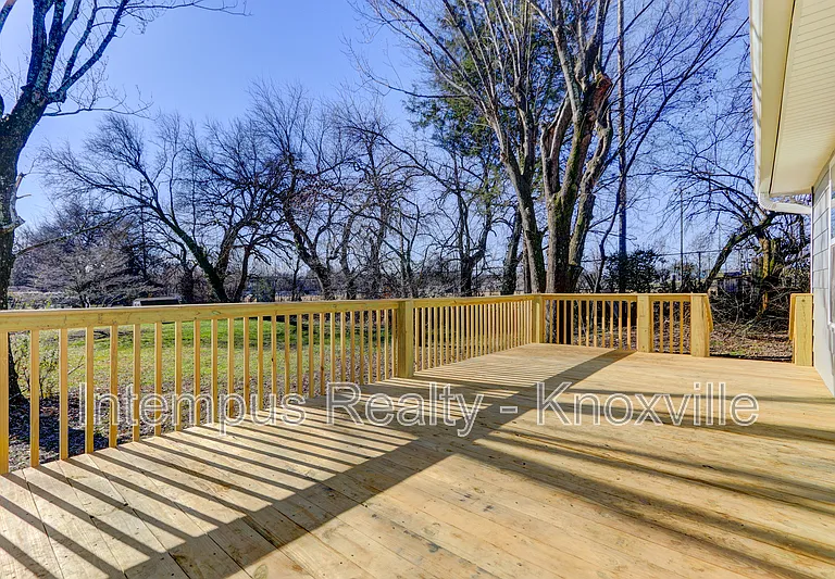 605 Booth St — Photo 14