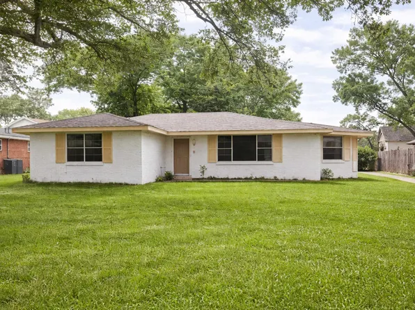 911 Dolby St, Lake Charles, LA 70605