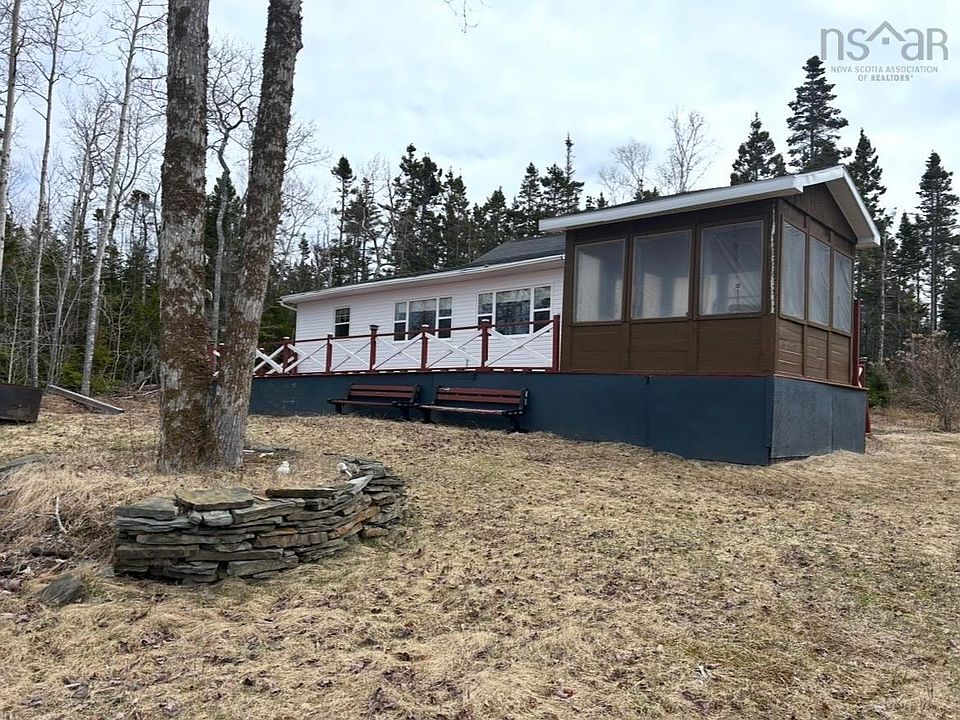 1st image of 872 Red Point Rd