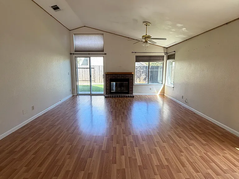 6260 Vanden Rd — Photo 9