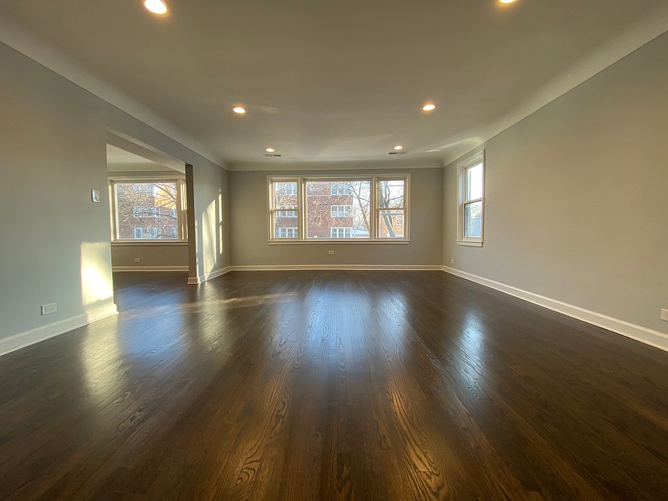1st image of 2928 W Summerdale Ave #1
