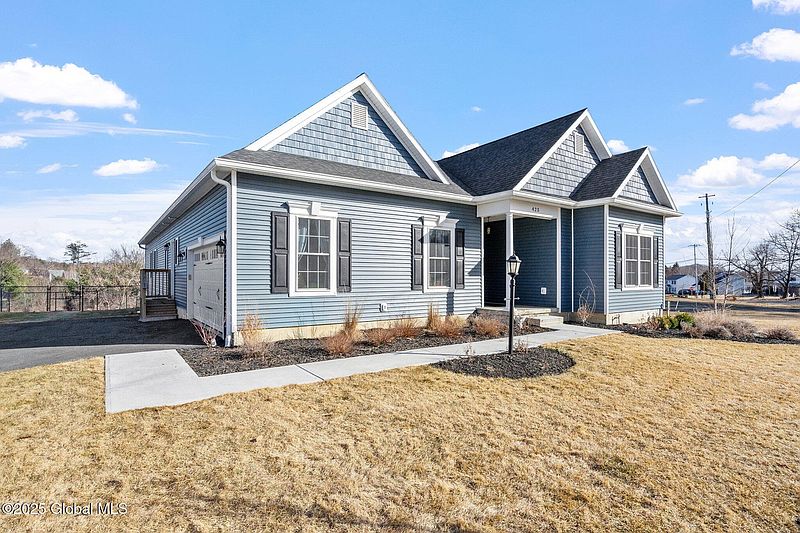 2nd image of 423 Hidley Road