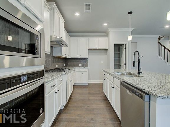 3rd image of 4516 Cedar Oak Ct