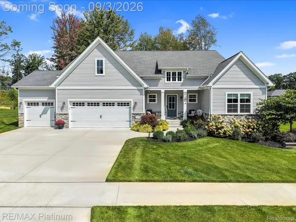 1179 Timberleaf Dr, Brighton, MI 48114
