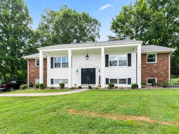 111 Hillcrest Ct, Russell, KY 41169