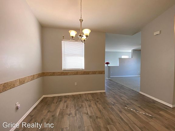 5th image of 377 Robin Hood Cir Unit 201