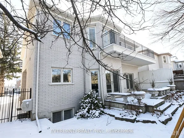 472 Spring Gate Blvd, Vaughan, ON L4J 5C7