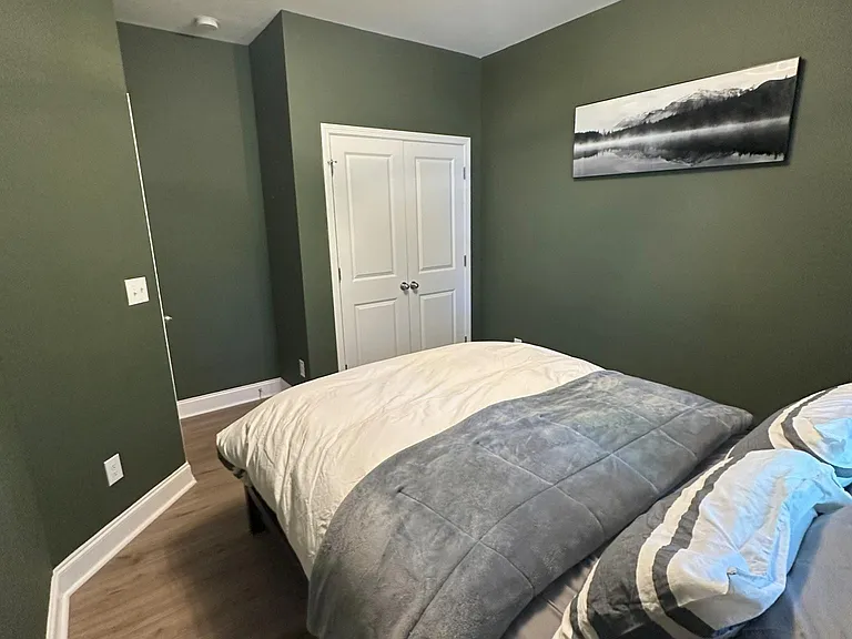 400 Simeon Dr — Photo 4