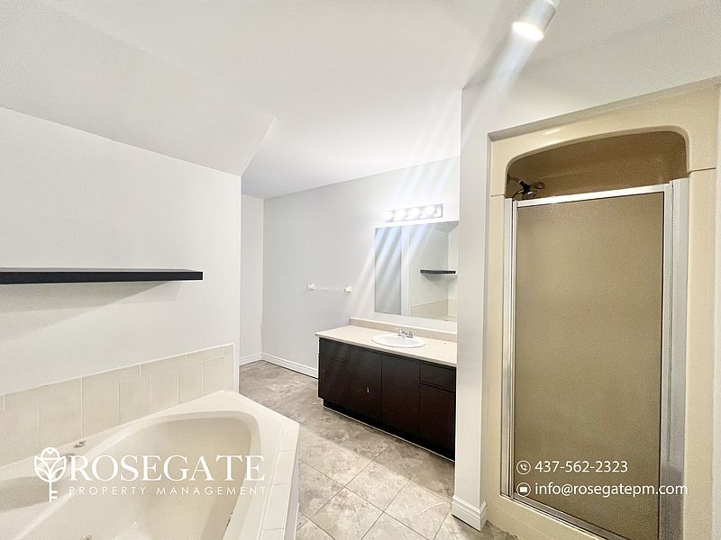 London Townhouse for rent - 3 Bedrooms — photo 22