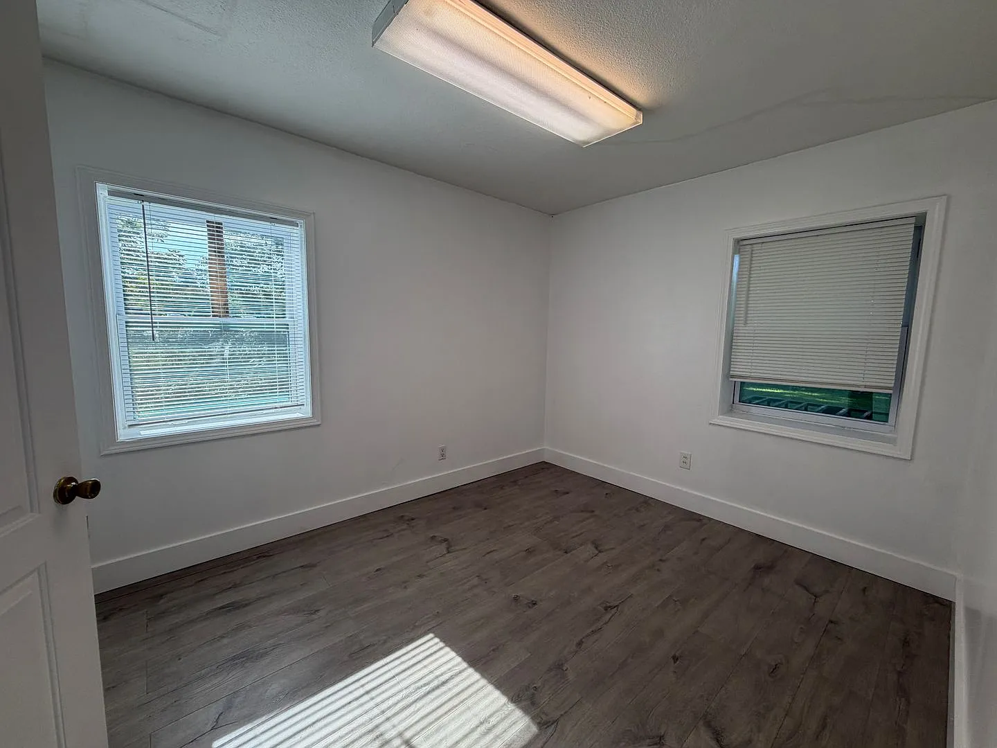 Live Here, Work Here! — Photo 2