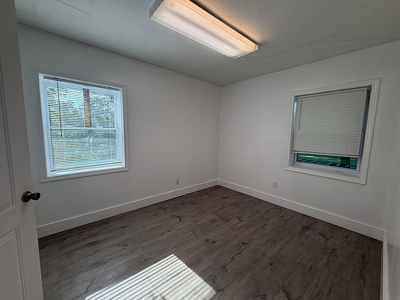 2nd image of 4022 Emerson St