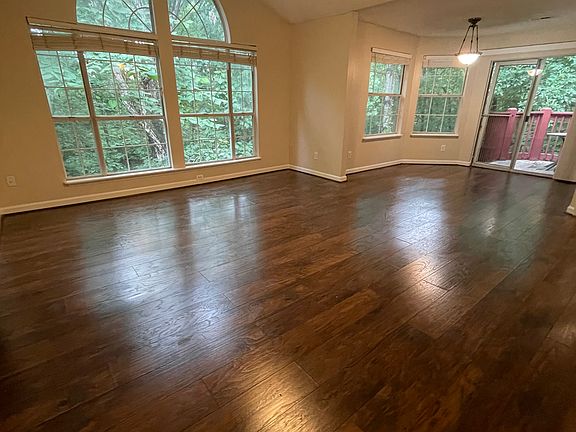 2nd image of 909 Wentworth Ct #909