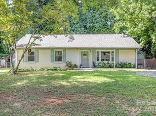 5107 Delivau Dr, Charlotte, NC 28215