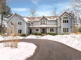 100 Robin Dr, Canton, CT 06019